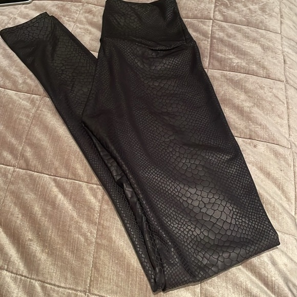 High Waist Faux Leather Snakeskin Leggings New - Picture 9 of 10